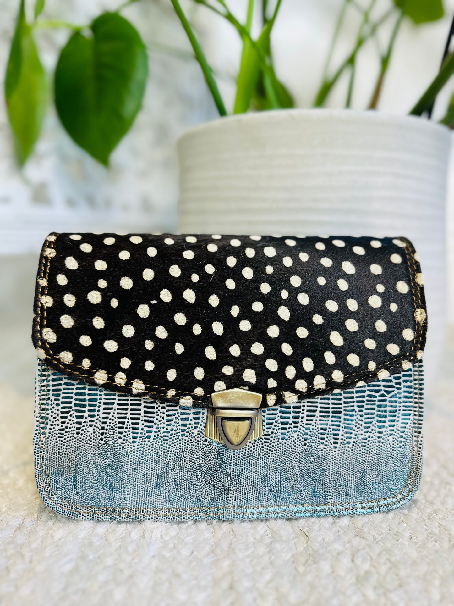 White Spotted / Metallic Turquoise Snake Vintage clutch