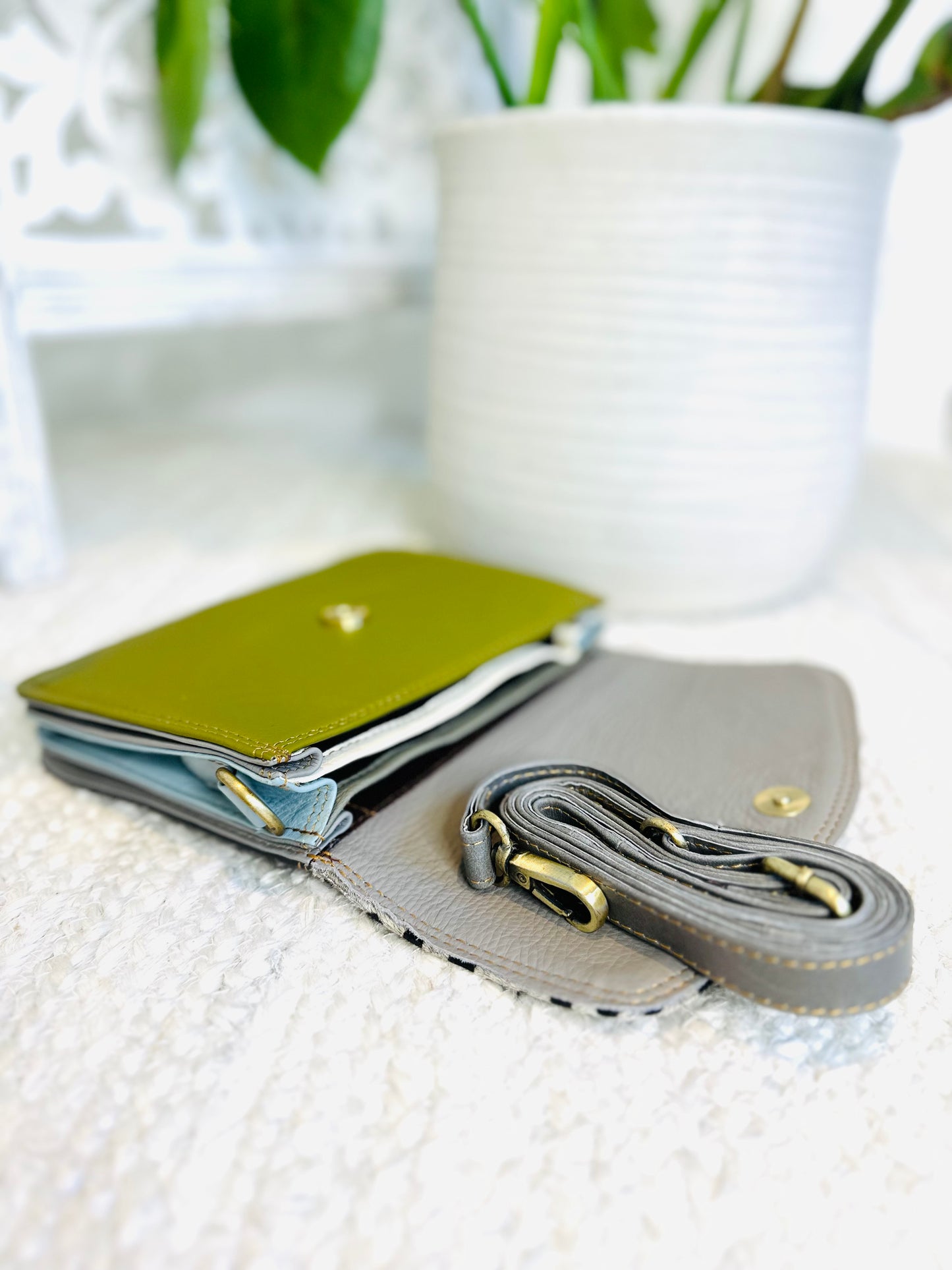 Black Spotted / Green Small Clutch