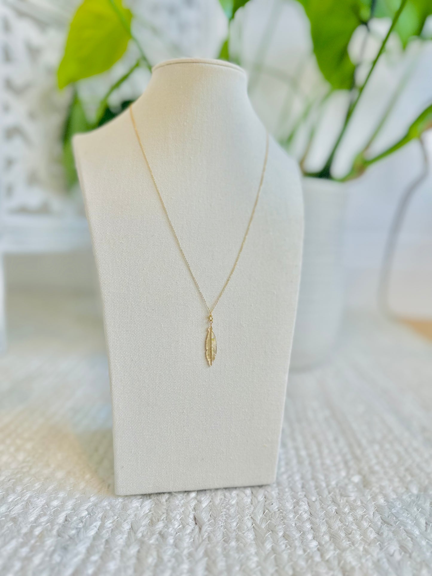 Simple Chain Feather Necklace